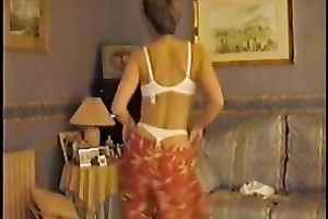 Skinny older blondie strips on web camera exposing her body