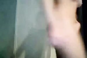 Webcam housewife fingers her cookie and exposes her rectal hole