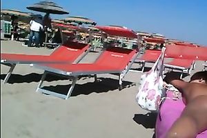 Effortlessly seductive nympho with divine ass caught my attention