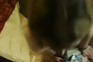 This white hottie with massive jiggly butt likes cowgirl position