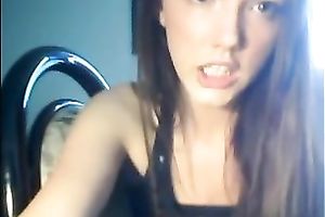 Alluring web camera honey fingers her coochie to big O