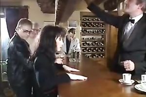 Horny and stylish slut with priceless booty sucks the dick