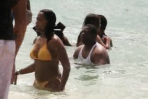 This greatly curvy hottie in yellow bikini definitely caught my attention