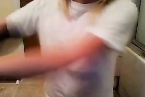 Amateur blond shows her incredibly consummate natural titties