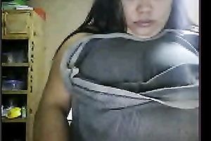 Filipina plump brunette hair woman on livecam str8 out of shower