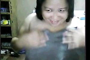 Filipina plump brunette hair woman on livecam str8 out of shower