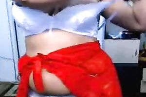 Webcam solo with a hawt Indian milf boasting of her large bra buddies