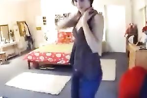 I did not await such an astonishing striptease show on webcam