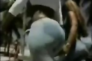 Collection of hawt booties walking down the streets each day