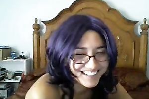 This four eyed camwhore with well-matured tits is driving me avid