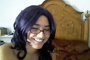 This four eyed camwhore with well-matured tits is driving me avid