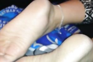 Homemade foot fetish solo with my older husband exposingh her feet