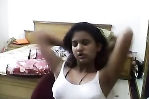 Indian livecam whore kneads her boobs and fingers her snatch