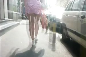 I love spying on sexy babes with nicely shaped booties