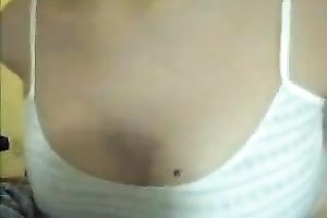 Girlfriend with merry legal age teenager breasts makes me cum on her on webcam