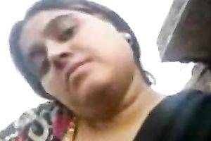 My chunky Indian GF gives me a oral-sex in homemade movie