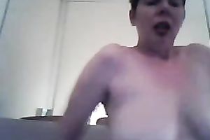 Freaky dilettante cougar on cam and her saggy boobie bags