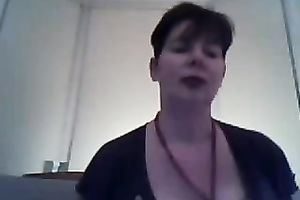 Freaky dilettante cougar on cam and her saggy boobie bags