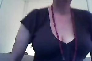 Freaky dilettante cougar on cam and her saggy boobie bags