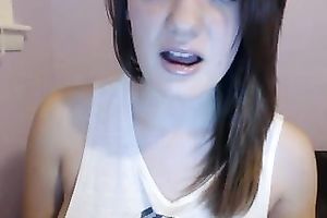 American wench demonstrates her astounding love bubbles and gazoo for the livecam