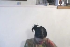 Amateur hoe Marie plays with paints in homemade solo