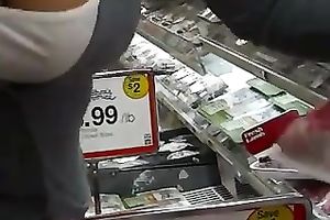 Amateur hawt fat amateur wife accidentally flashed her billibongs in the supermarket