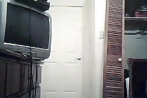 Chunky swarthy woman with thick haunches dances for me in a hawt way