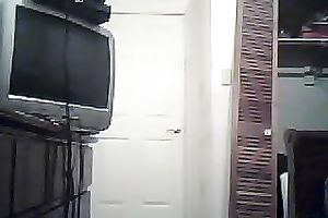 Chunky swarthy woman with thick haunches dances for me in a hawt way