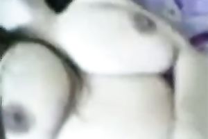 Another Arab babe receives drilled by her spouse on the floor