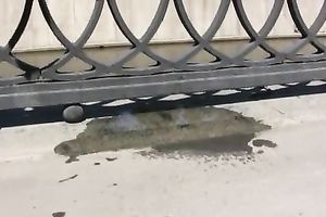 Here again this Russian urinate fetishist pees in public