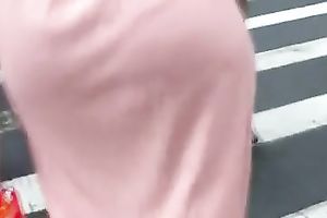Bootyful woman in sundress gets caught on my hidden webcam in the street