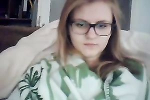 Nerdy dilettante legal age teenager fingers her pussy in web camera solo clip