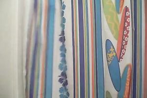 Nerdy dilettante BBC slut fucks her wet crack with a dildo in the baths