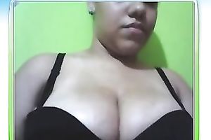 Bosomy dilettante honey demonstrates her cleavage for the livecam