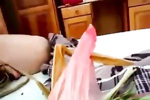 I could see my large boobed Arab housewife dance all day