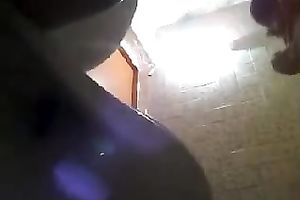 Hidden livecam in the ladies' restroom catches agreeable wazoo
