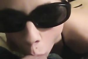My wicked girlfriend in sunglasses just can't live without giving head