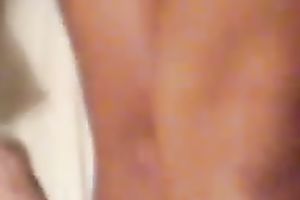 My pretty GF allows me to fuck her vagina in the missionary pose