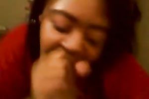 Super lustful ebon bitch knows how to give a priceless head