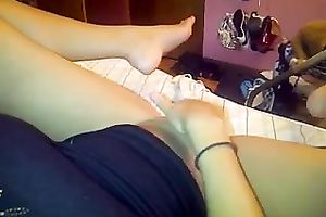 Whenever I finger fuck my cunt I always fantasize about being with a hawt chick