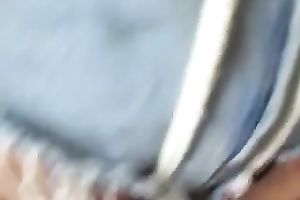 My Married slut masturbates her cunt with a rope in homemade solo