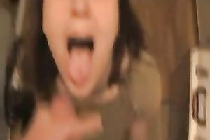 My hawt dilettante girlfriend meets me with welcome home fellatio