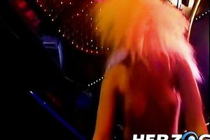 Heart stopping blond slut in nylons masturbates in the night club