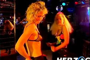 Heart stopping blond slut in nylons masturbates in the night club
