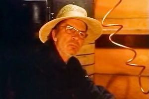 Horny freak fucks his girlie mish way right in heymow