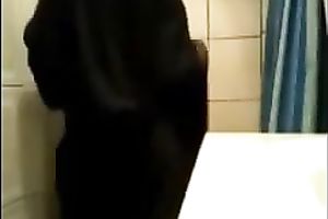 My hawt Latina GF gives a twerking performance for me