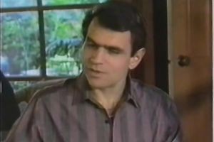 A scarcely any fair-haired milfs take up with the tongue cunts and share a weenie indoors