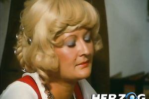 Classic porn video with blondes eating pussies and getting screwed