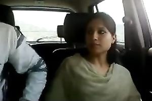 Super sexually excited Indian hottie gives her paramour a nice blow job in his car