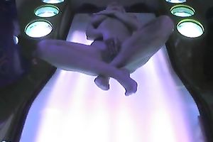 Hidden livecam act with a gal masturbating in solarium